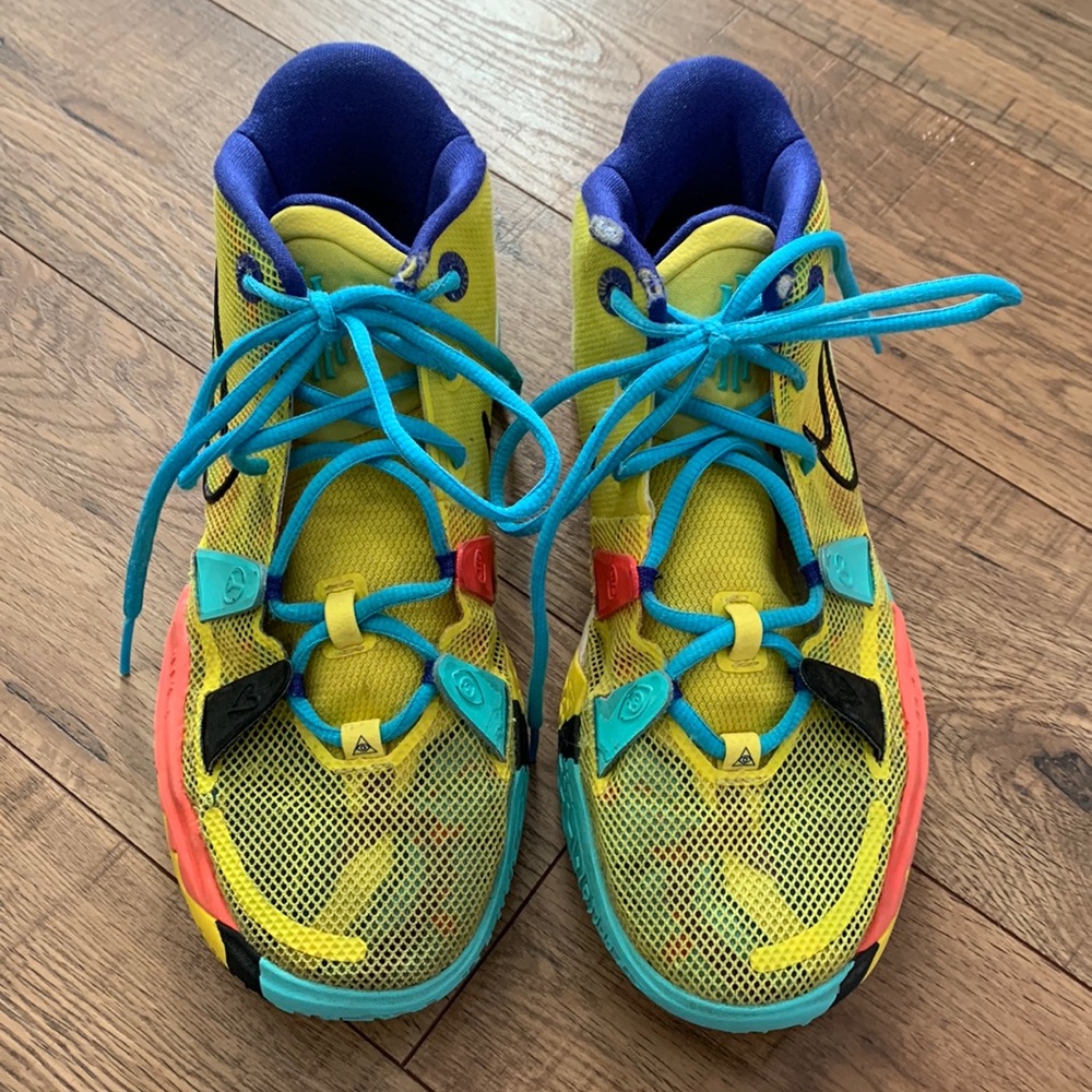 Nike Kyrie 7 1 World 1 People Basketball Shoes Youth Yellow